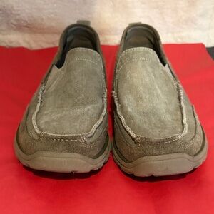 Skechers Men's Gray Loafers
